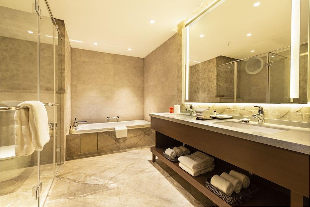 Sheraton Grand Chennai & 5* Mahabalipuram