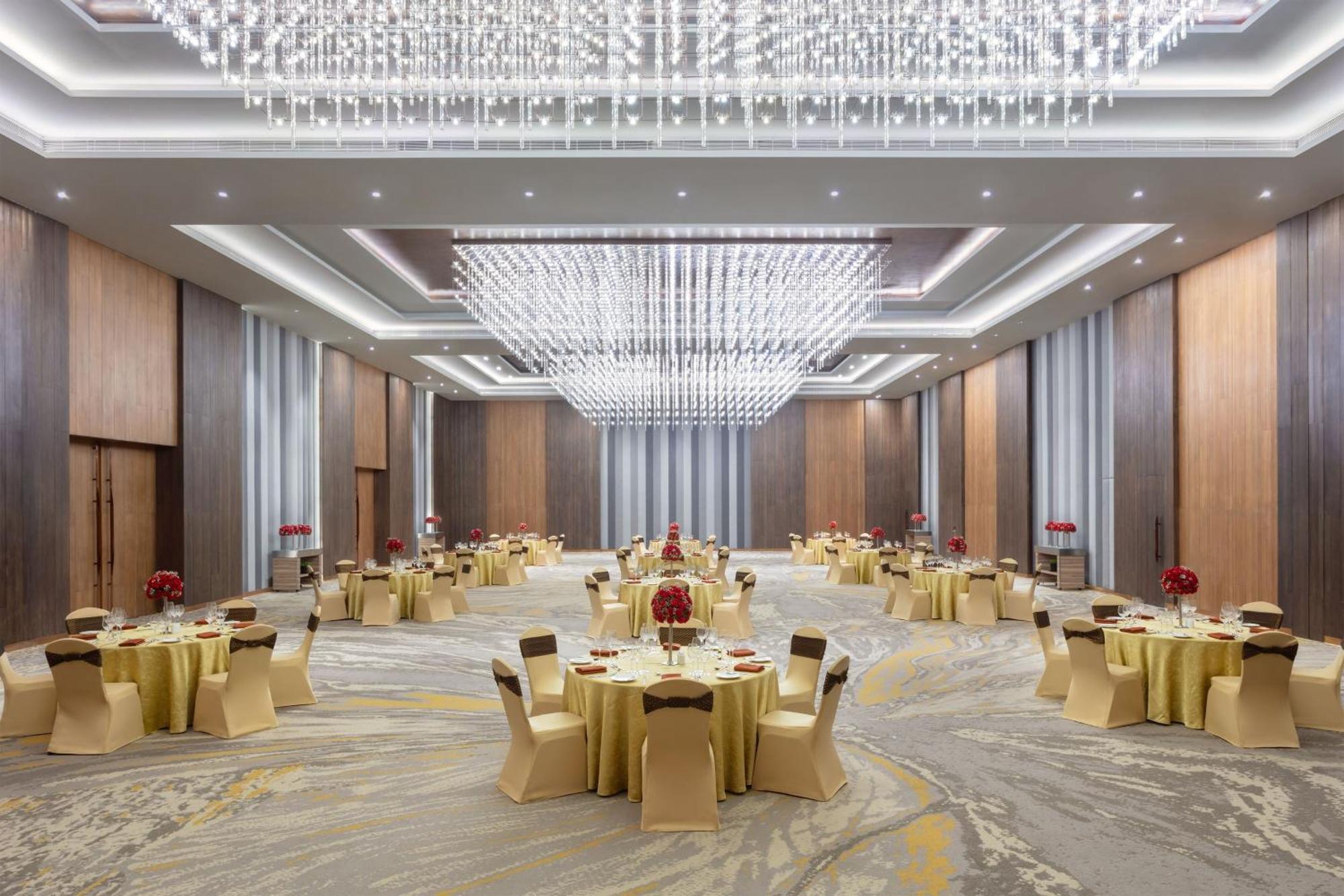 Sheraton Grand Chennai & Resort 5*