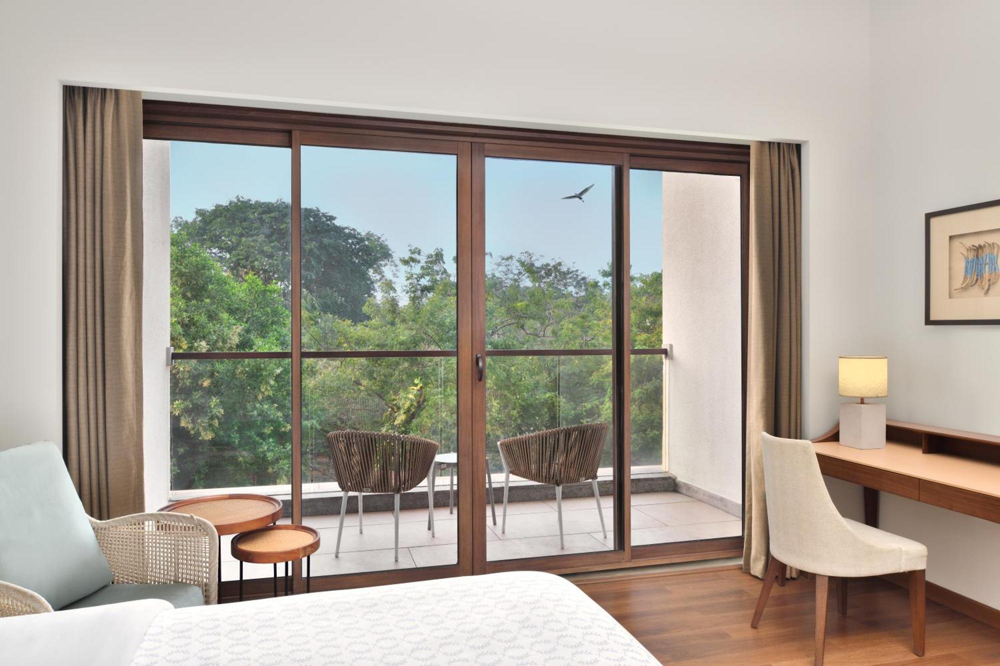 Sheraton Grand Chennai & सहारा Mahabalipuram